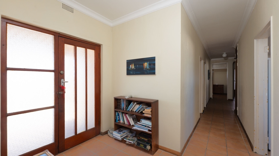 6 Bedroom Property for Sale in Struisbaai Western Cape